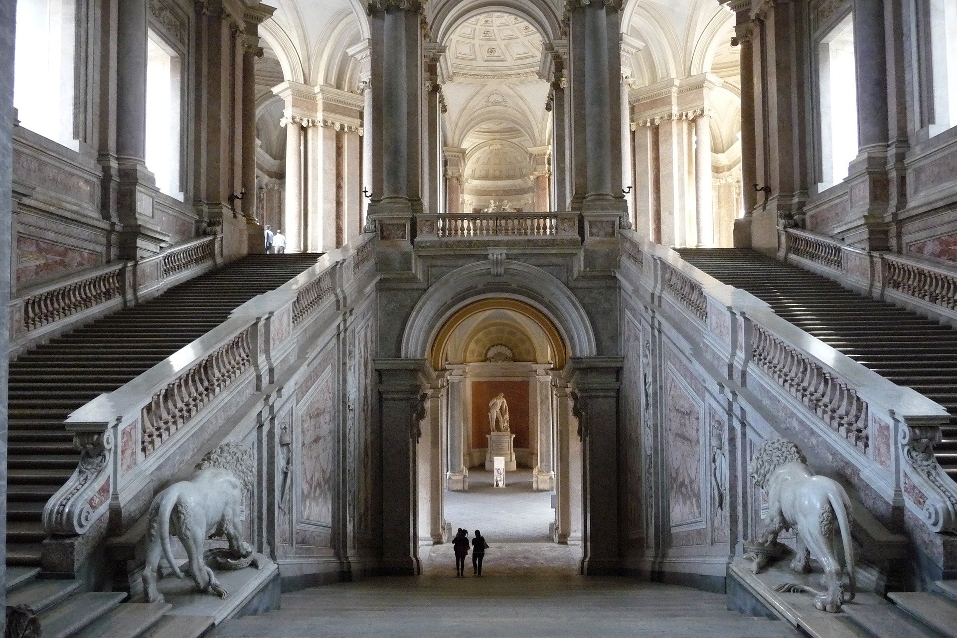 palace-of-caserta-4884952_1920