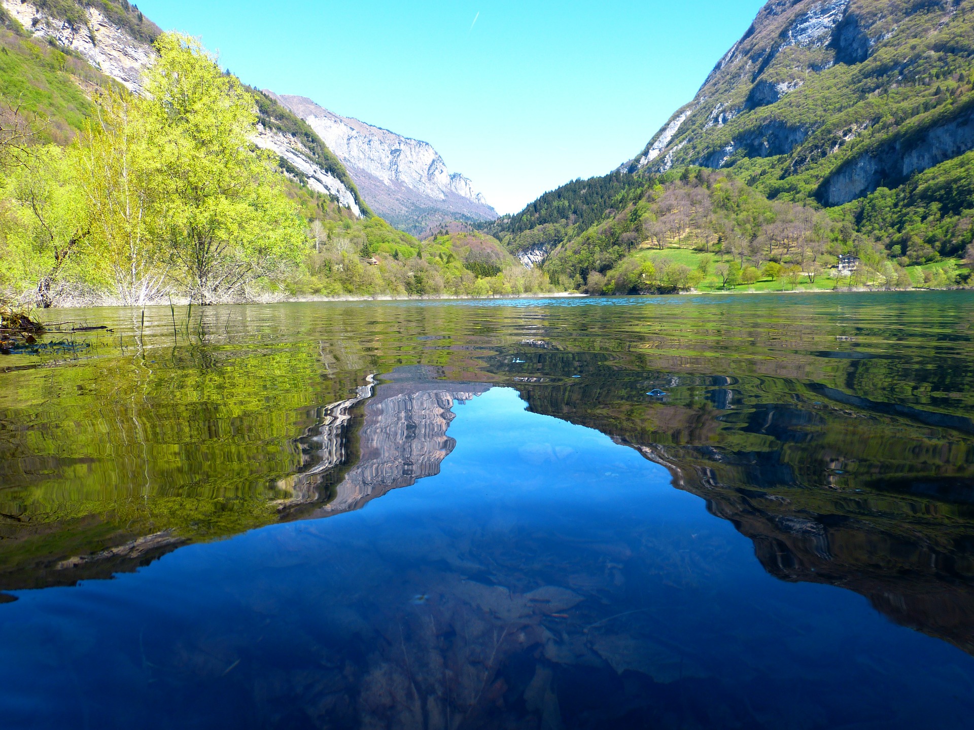 tenno-lake-383309_1920