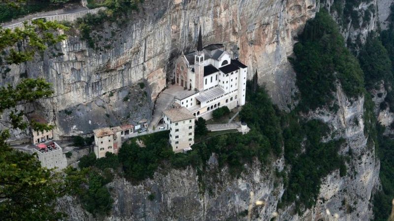 ETLI Gita Santuario Madonna della Corona e Lazise